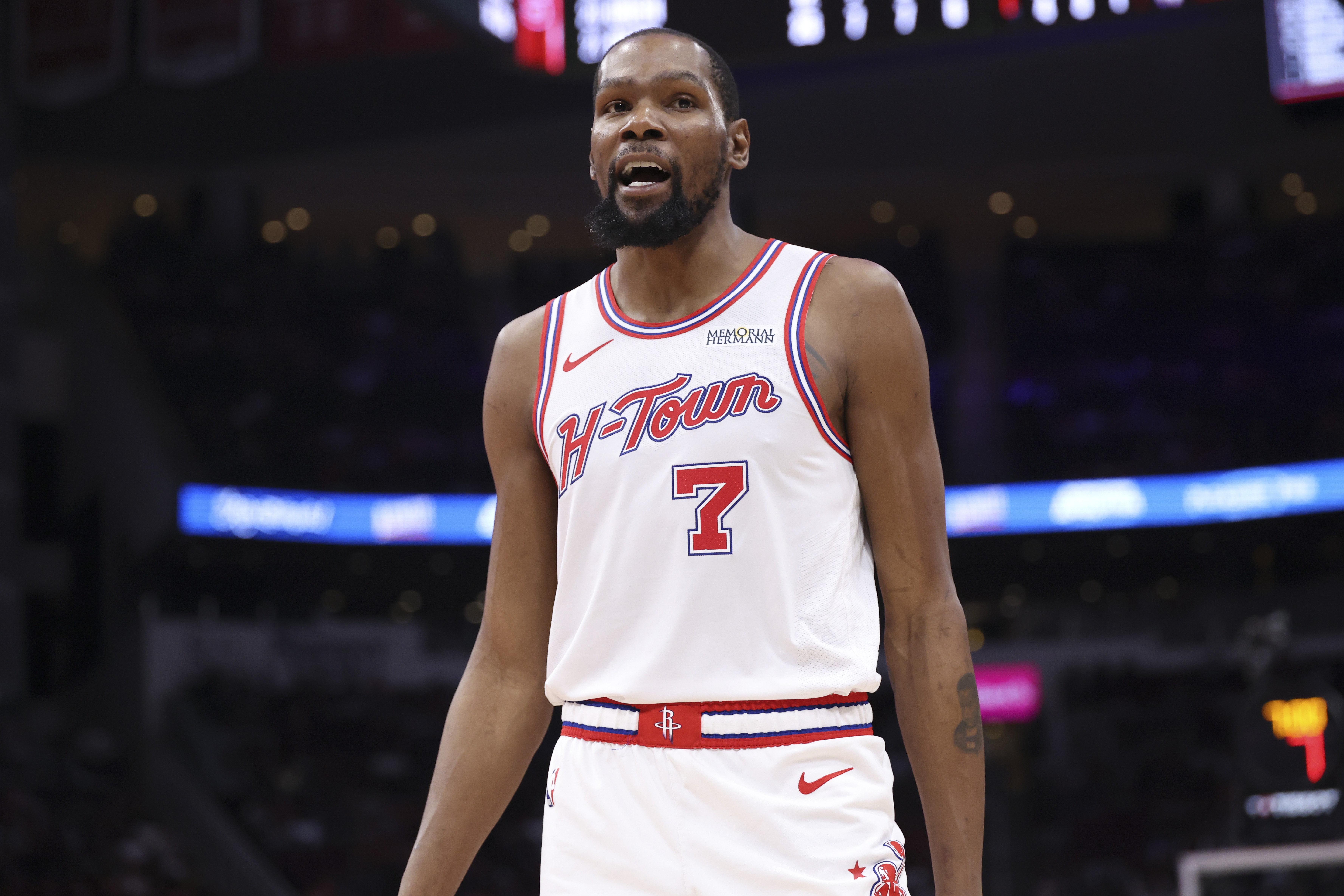 低调看直播-KD：我打球时不会去留意狄龙 他搞垃圾话是感觉自己无法融入比赛